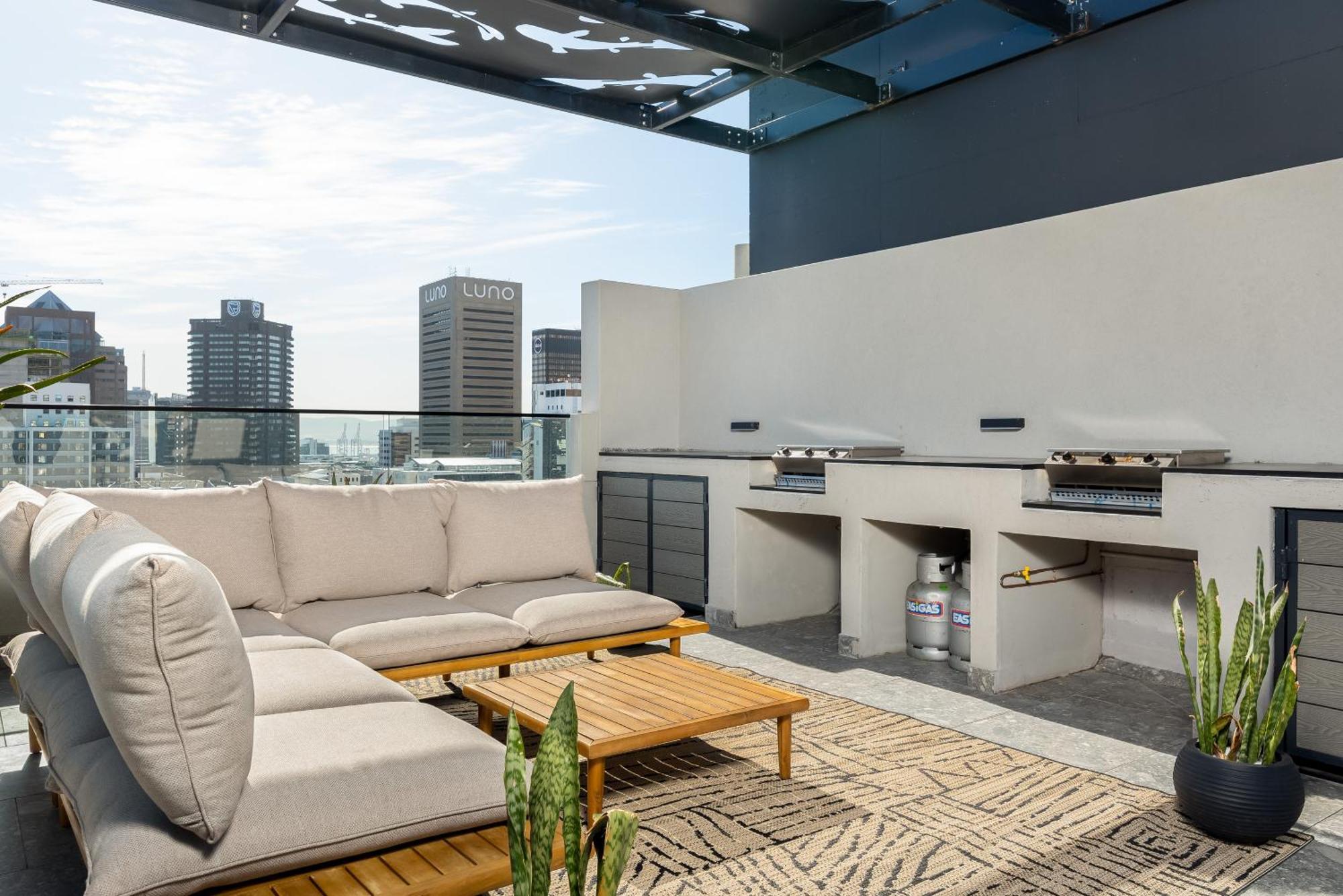 The Tokyo Aparthotel By Totalstay Kapstaden Exteriör bild