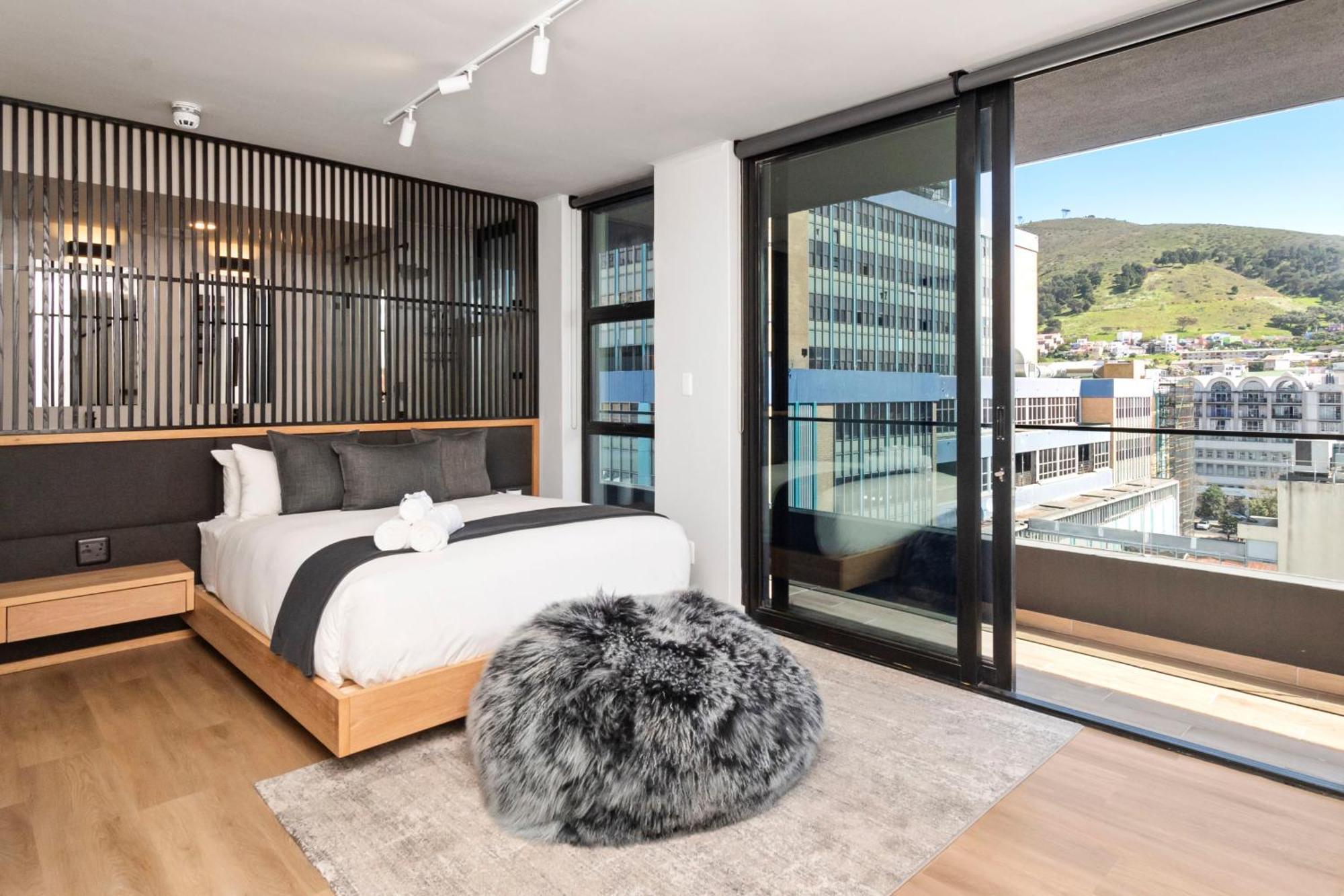 The Tokyo Aparthotel By Totalstay Kapstaden Exteriör bild
