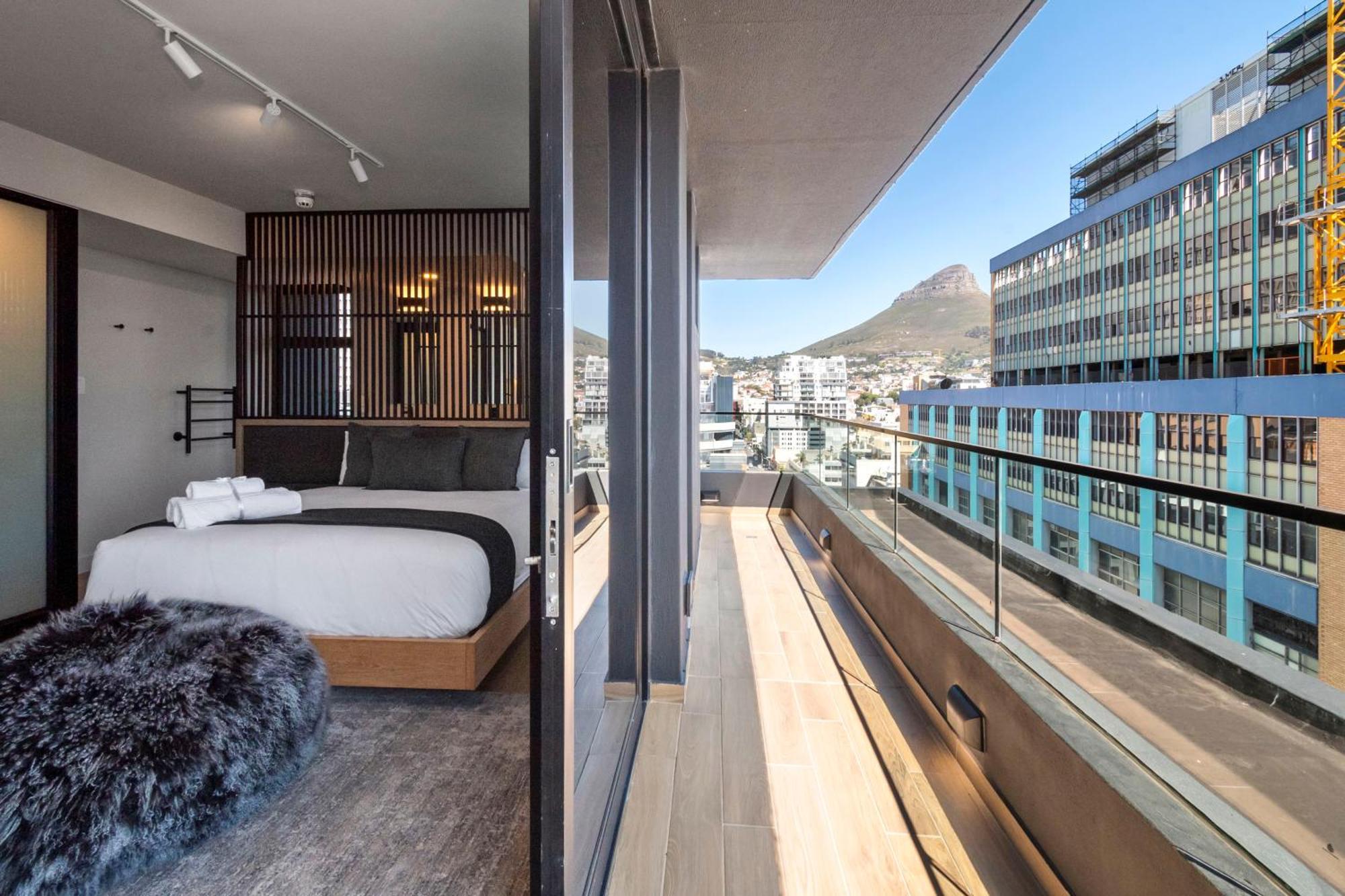 The Tokyo Aparthotel By Totalstay Kapstaden Exteriör bild